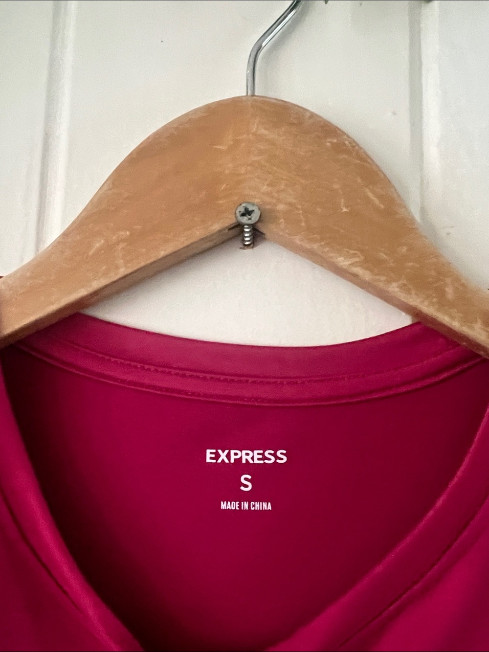 Express Women’s Fuchsia Rhinestone Logo Tee - Picture 4 of 4